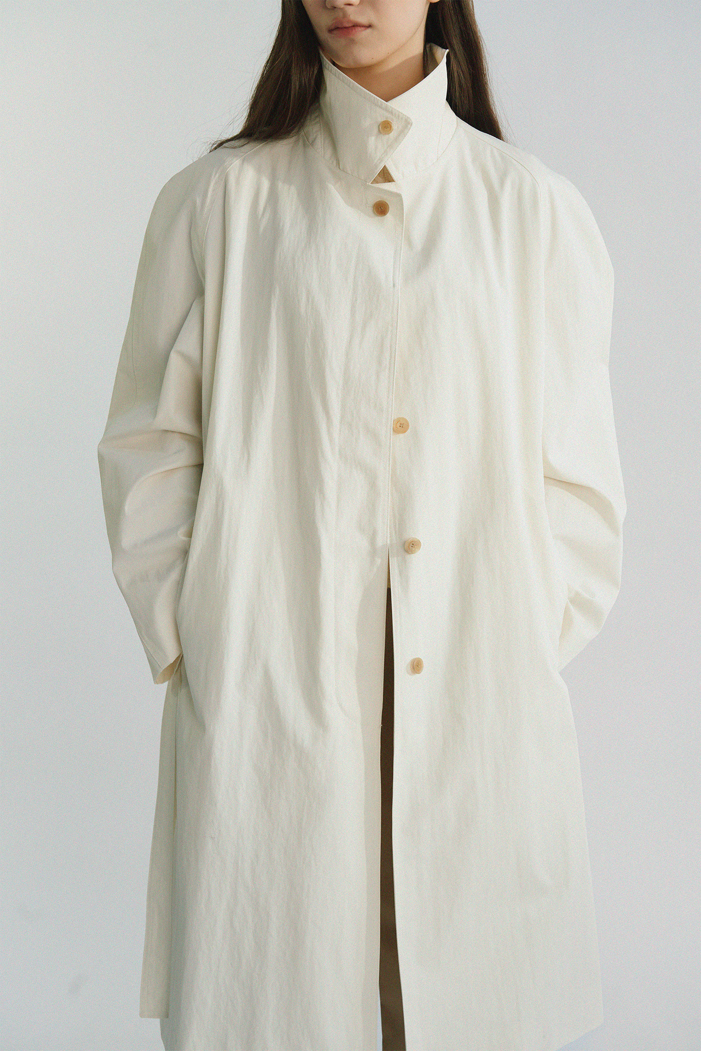 Round balmacaan trench coat (ivory)